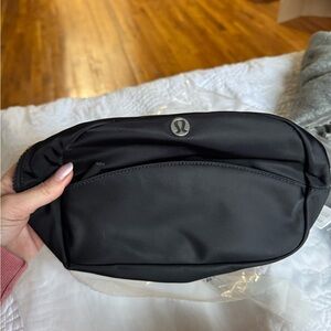 lululemon athletica city essentials pouch NWT
